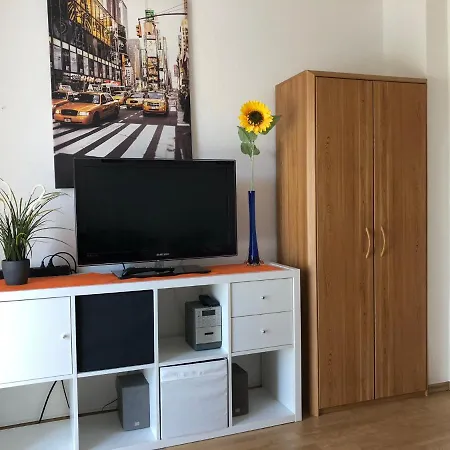2 Mit Balkon - Naehe Messe *